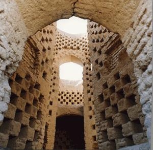 طالخونچه، رها شده در انبوه آثار باستانی اصفهان - همشهری آنلاین