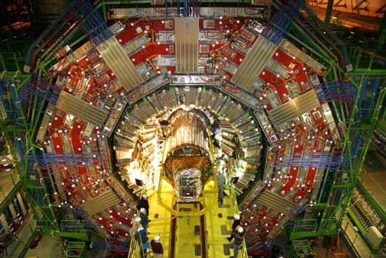 درون بزرگترین آزمایشگاه فیزیکی جهان چه می‌گذرد؟