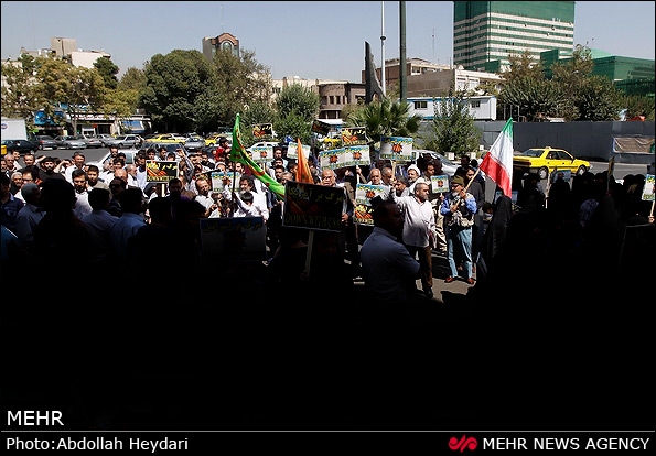 تجمع دانشجویان و جامعه قرآنی کشور در میدان فلسطین برگزار شد