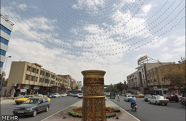 تصاویر آذین‌بندی خیابان‌های مشهد در آستانه سالروز میلاد امام رضا