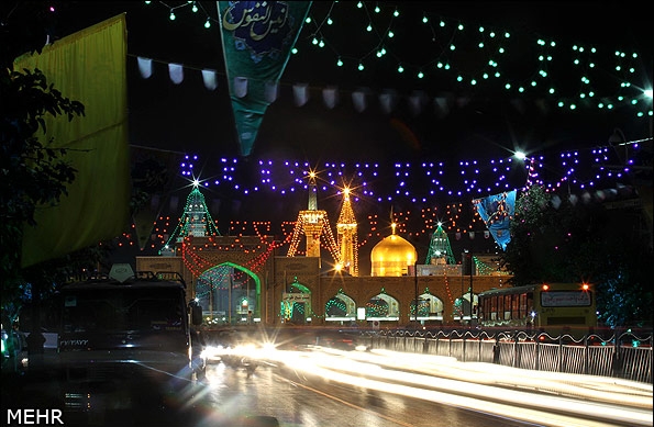 تصاویر آذین‌بندی خیابان‌های مشهد در آستانه سالروز میلاد امام رضا
