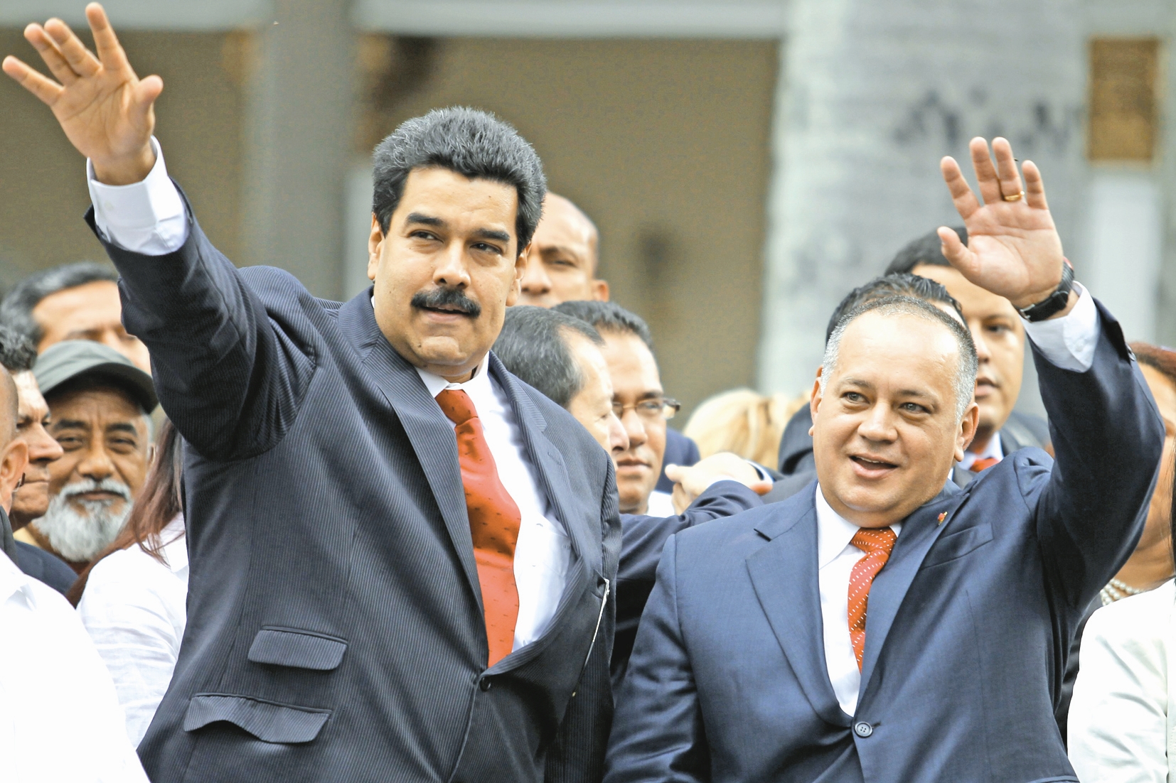 دیوسدادو کبیو، رئیس پارلمان و نیکولاس مدورو، معاون چاوز