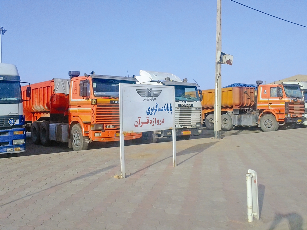  خوش‌نشینی ‌کامیون‌ها در پایانه مسافربری یزد