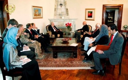 آمریکا ادامه کمک به افغانستان را به امضای موافقت نامه امنیتی مشروط کرد