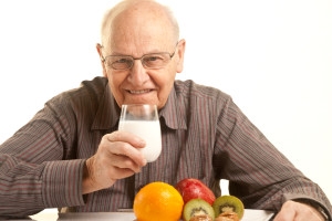پرهیز غذایی شدید به سالمندان آسیب می‌رساند