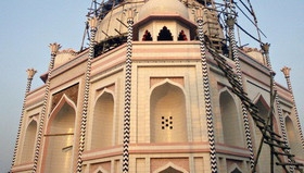 نمونه بدلی تاج محل در داکا