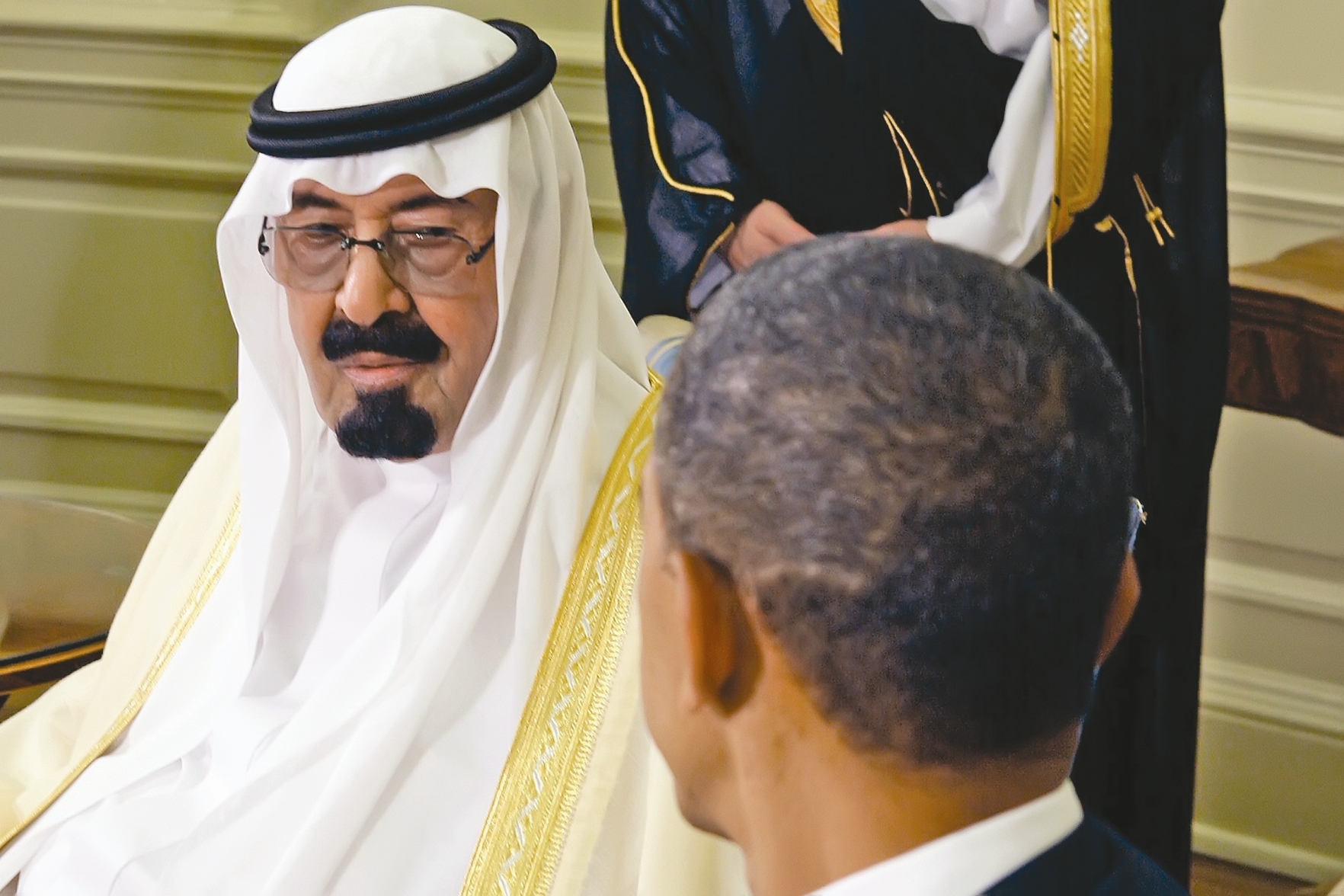اوباما در سال ۲۰۰۹ در مزرعه ای در حومه ریاض با شاه عربستان دیدار کرد  اما روابط دو کشور اکنون تیره و