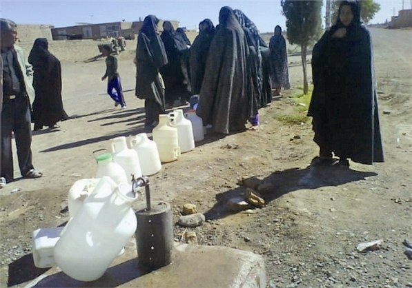  آب آشامیدنی چند روستای رفسنجان سیاه و اسیدی شد
