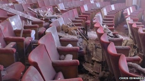 ده‌ها نفر بر اثر فرو ریختن سقف یک تئاتر در لندن زخمی شدند