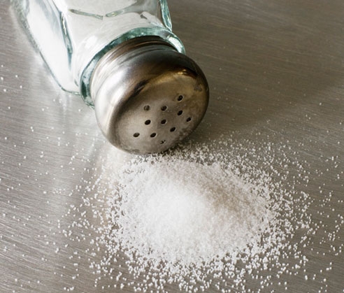 ایرانی‌ها سه برابر مصرف جهانی نمک می‌خورند