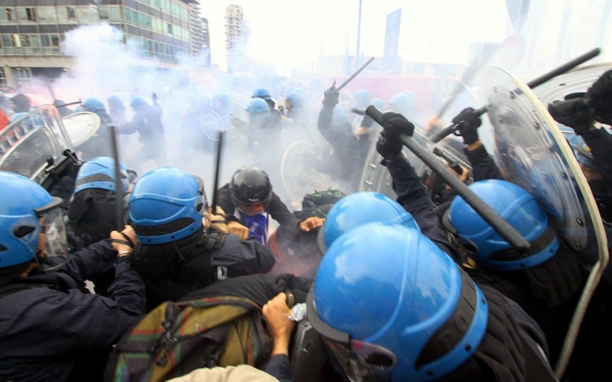 درگیری دانشجویان با پلیس در میلان