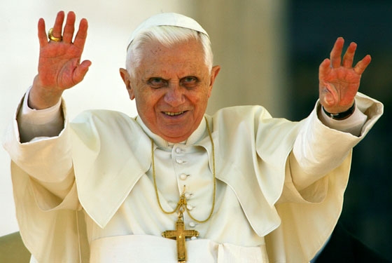 دیدار خداحافظی پاپ بندیکت شانزدهم با مردم