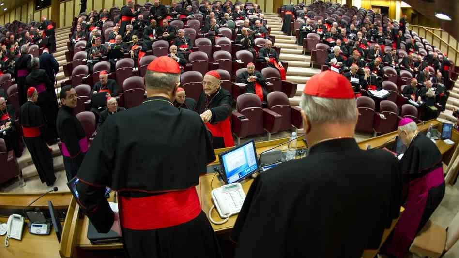 نخستین نشست کاردینال ها برای انتخاب پاپ جدید در واتیکان برگزار شد