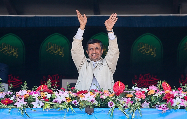 محمود احمدی نژاد در اصفهان