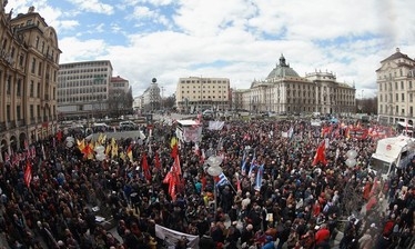 تظاهرات علیه گروه های نئونازی در آلمان
