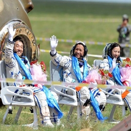 فضانوردان چینی سالم به زمین بازگشتند