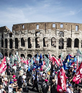 تظاهرات عظیم ایتالیایی‌ها علیه وضعیت و خیم اقتصادی