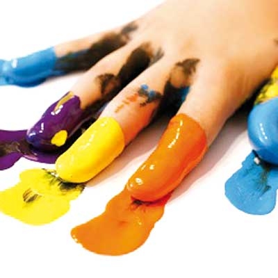 بازی رنگ‌ها در خانه‌ی هنرمندان