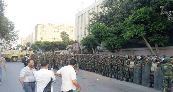 درگیری حامیان مرسی با ارتش در قاهره