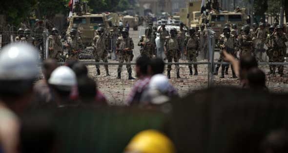 دفاع ارتش مصر از کشتار حامیان مرسی