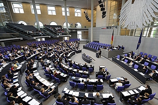 خیز مخالفان دولت آلمان برای پیروزی در انتخابات پارلمانی