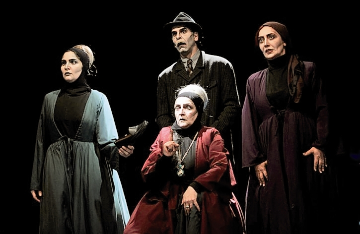 بیوه‌‌های غمگین  سالار جنگ از پرتماشاگر‌ترین نمایش‌های تئاتر شهر است.