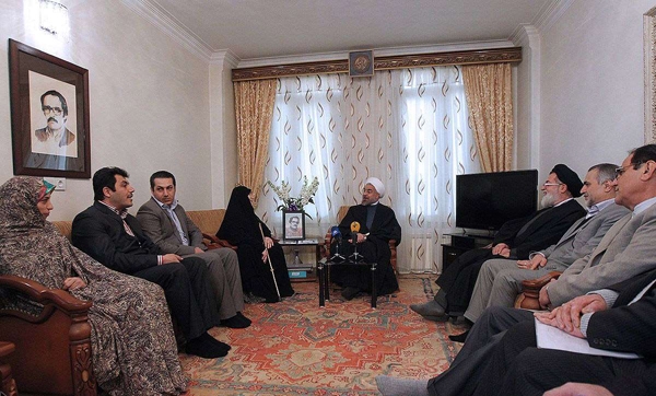 تصاویر دیدار رییس جمهوری با خانواده شهید و جانباز اهل تسنن