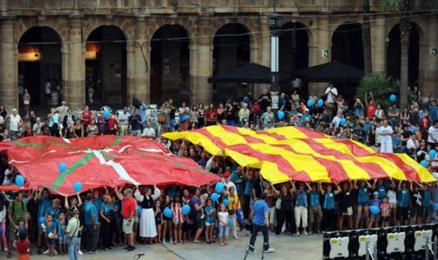 اعتراض گسترده مردم کاتالونیا به حکم تعلیق رفراندوم استقلال