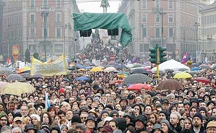 تظاهرات ده‌ها هزار نفری ایتالیایی‌ها در اعتراض به بیکاری