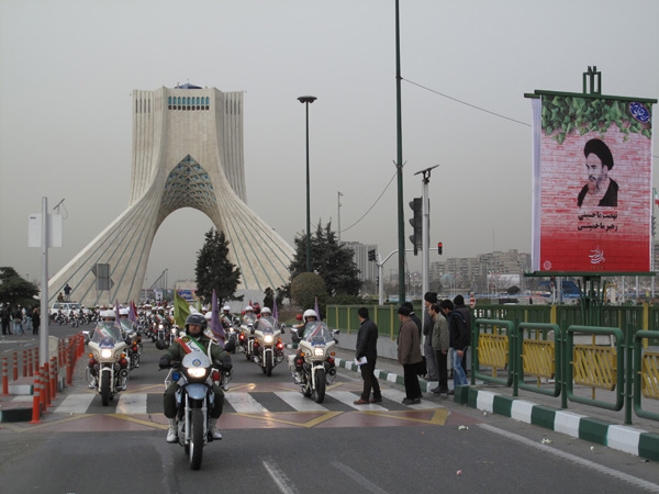 گزارش تصوری رژه هزار موتورسوار از مهرآباد تا حرم مطهر امام