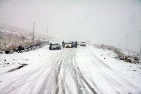 بسته شدن ۵۰ روستا براثر بارش برف