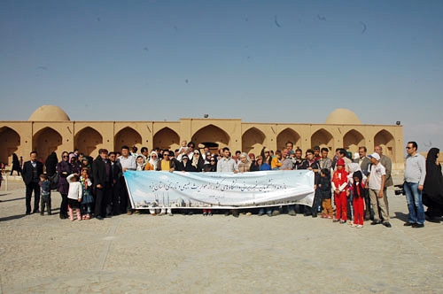 بازدید دانشجویان غیرایرانی از مواریث تاریخی و طبیعی استان یزد