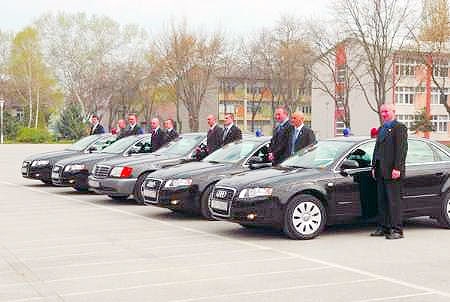دولت صربستان وزیران را از استفاده خودروهای دولتی محروم کرد
