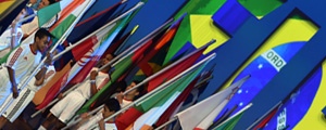 پرچم ایران در دست کودکان برزیلی