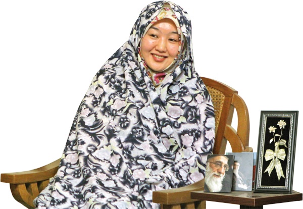 اتسوکو هوشینو زن مسلمانی است که از ژاپن به ایران آمده.