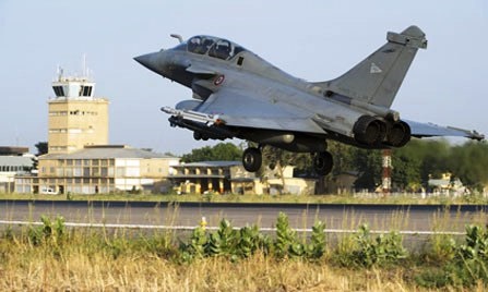  پاریس از حمله هواپیماهای جنگی فرانسه به مواضع داعش در عراق خبر داد