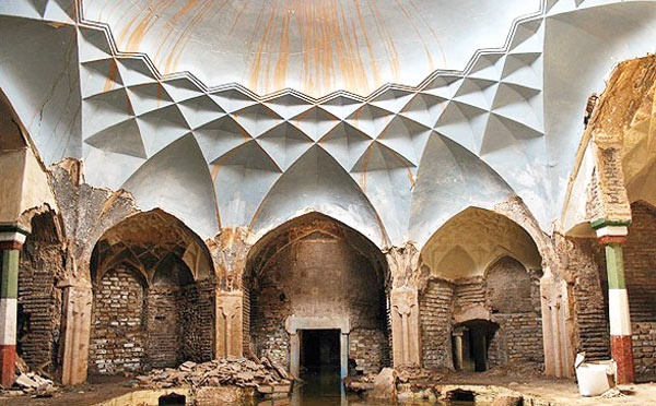 حمام تاریخی باغ لله کرمان را نجات دهید