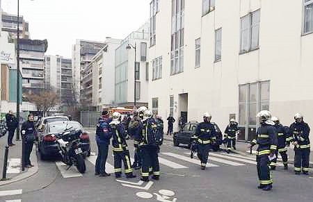  برگزاری نشست فوق العاده مقامات ارشد فرانسه به دنبال حادثه پاریس