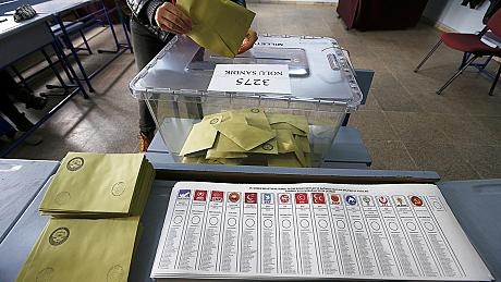 پایان رای‌گیری در انتخابات پارلمانی در ترکیه و آغاز شمارش آرا