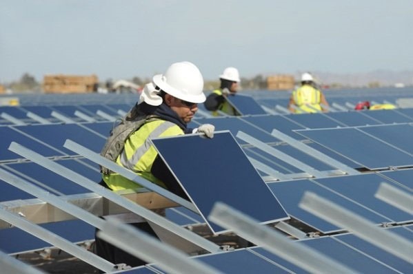 تامین انرژی ۶۰ هزار منزل مسکونی با پنل‌های خورشیدی اپل 