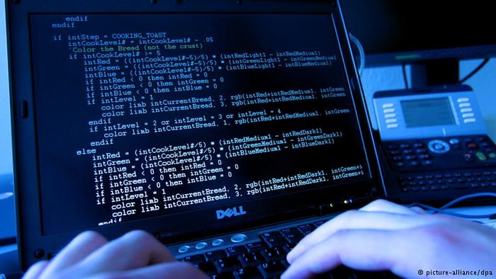 حملات سایبری به رایانه‌ اصلی مجلس آلمان 