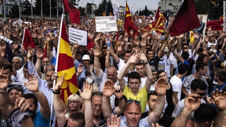 دهها هزار مخالف در مقدونیه خواستار استعفای نخست وزیر شدند