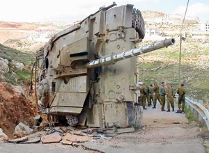 تانک‌های مرکاوا زمانی برای اسرائیلی‌ها افسانه‌ای بودند اما این تصاویر اکنون به نماد شکست آنها در لبن