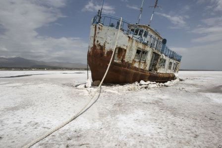 اجرای ۳۰۰ هزار هکتار بیابان‌زدایی در حوزه دریاچه ارومیه 