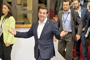 اروپایی‌ها و صندوق بین‌المللی پول در نهایت نخست‌وزیر یونان را مجبور کردند اصلاحات سخت اقتصادی را بپذ