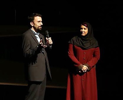 گسترانیده شدن فرش قرمز ایرانی در تئاتر شهر