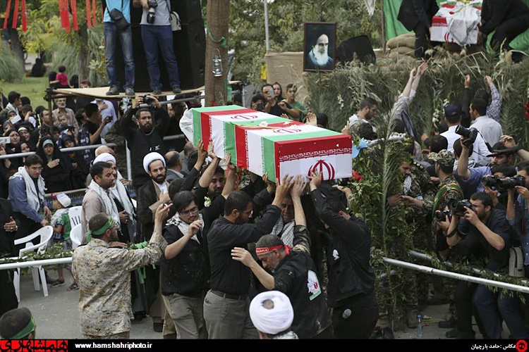 مراسم تشییع و تدفین دو شهید گمنام در منطقه ١٧