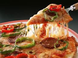پنیر پیتزا را با سبزی‌جات فراوان میل کنید