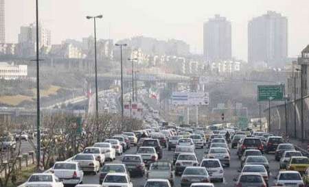 خروج حدود ۲ هزار تن آلاینده از خودروها در روز نخست سال تحصیلی در تهران 
