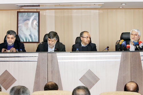 نشست سالانه اتاق اصناف با حضور مسئولان دولتی برگزار شد.